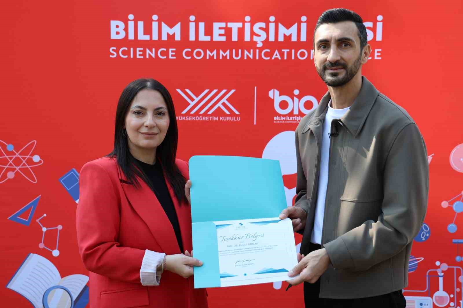 Tarımsal atıkların sanatsal kağıda dönüşüm yolculuğu
