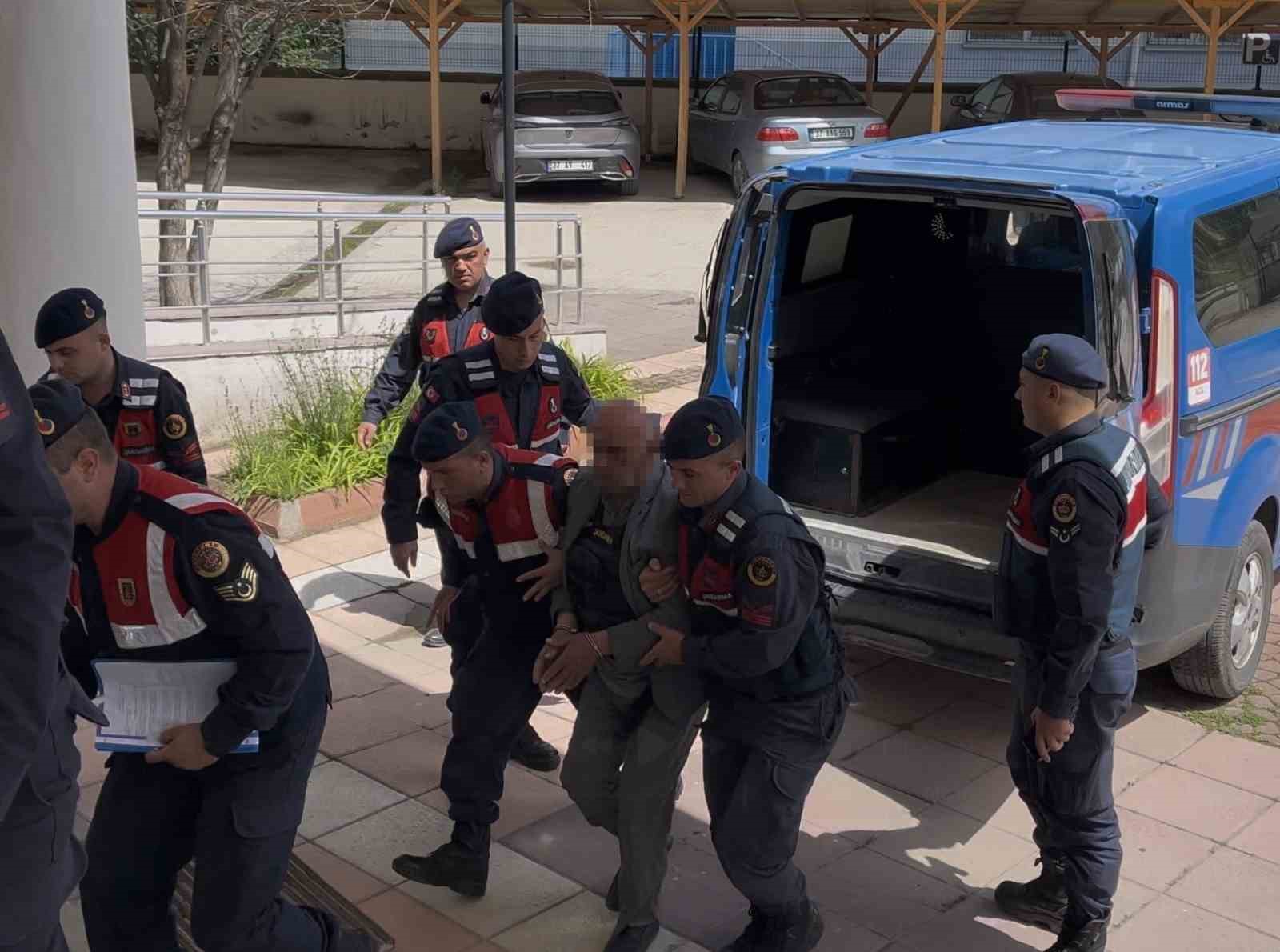 Tarladan dönen karı-kocayı öldüren sanığın yargılanmasına başlandı
Tarladan dönen karı-kocayı öldüren sanığın yargılanmasına başlandı