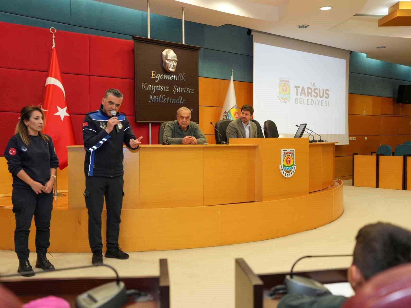 Tarsuslu minikler yerel yönetimleri yerinde öğrendi
