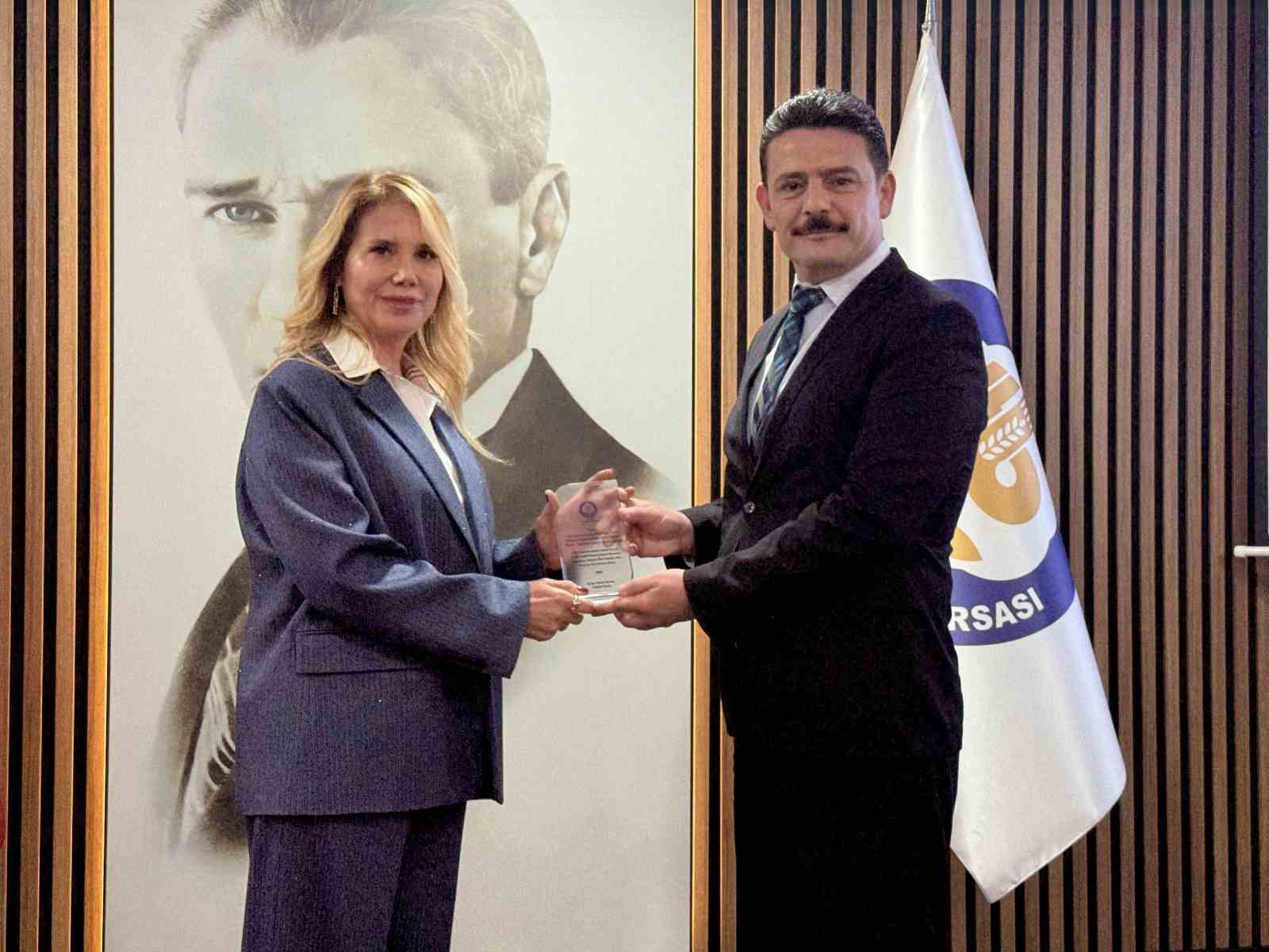 Tarsus’ta ekonomiye değer katanlara ödül
Tarsus’ta ekonomiye değer katanlara ödül