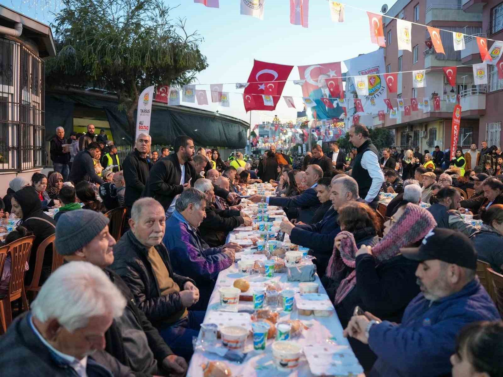 Tarsus’ta iftar sofrasında kardeşlik buluşması
