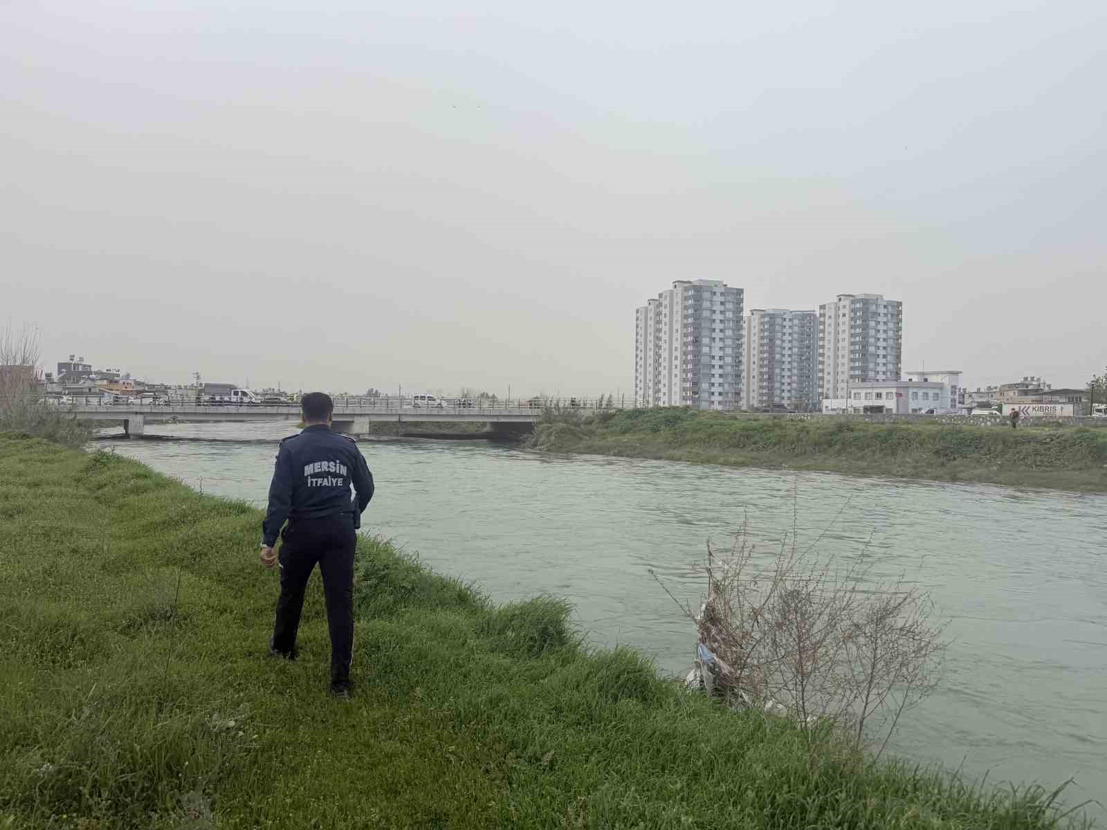 Tarsus’ta suya atlayan çocuk kayboldu: Arama çalışması devam ediyor
