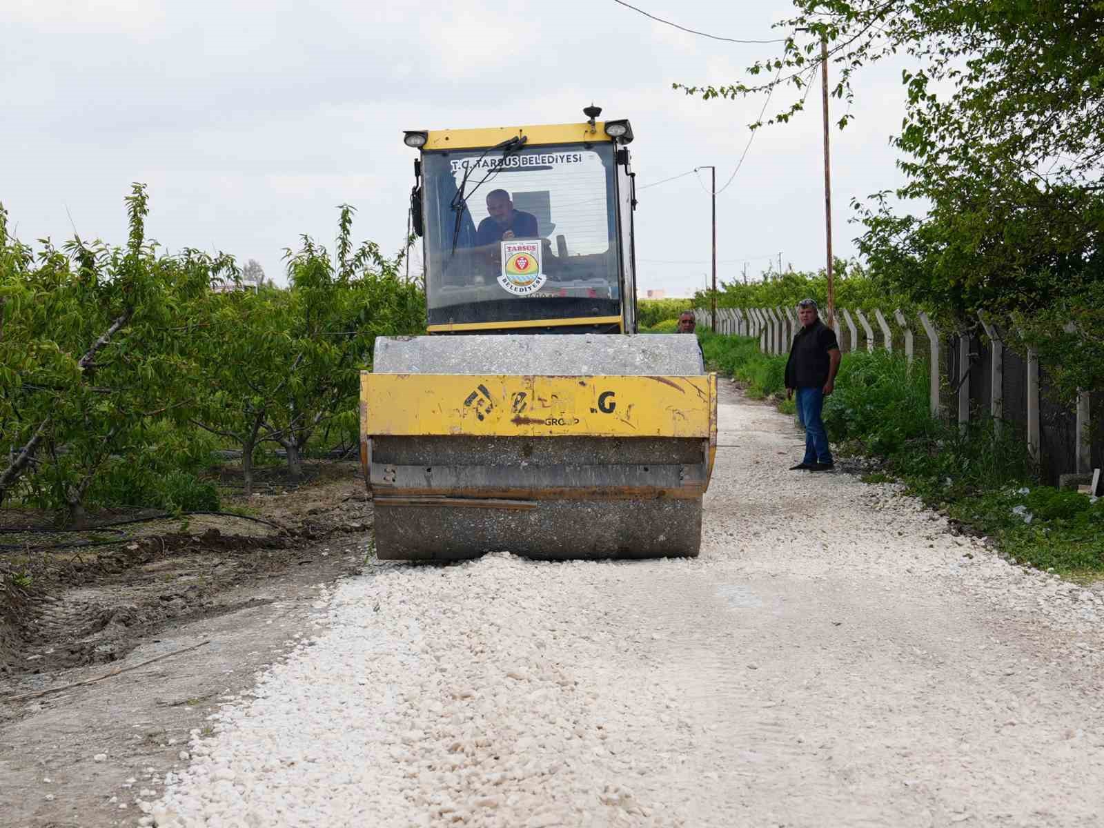 Tarsus’ta yağıştan zarar gören yollar yeniden düzenlendi
