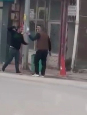 Tartıştığı kişiyi ayağından vurdu
