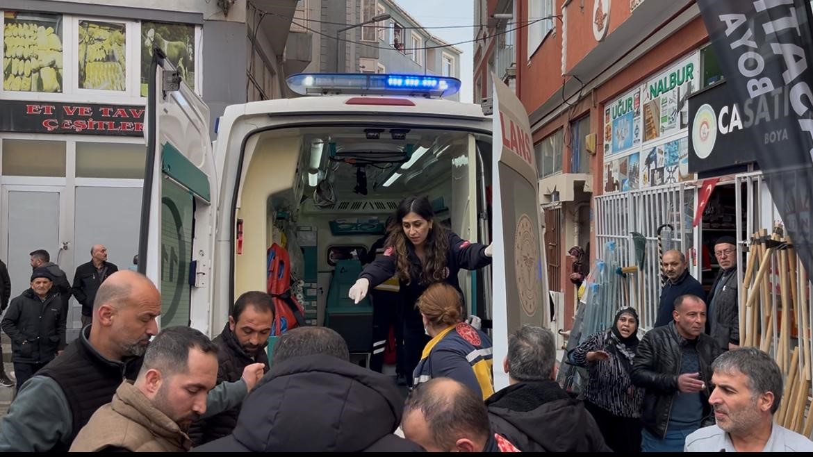 Tartıştığı komşusunu bıçakla yaraladı
