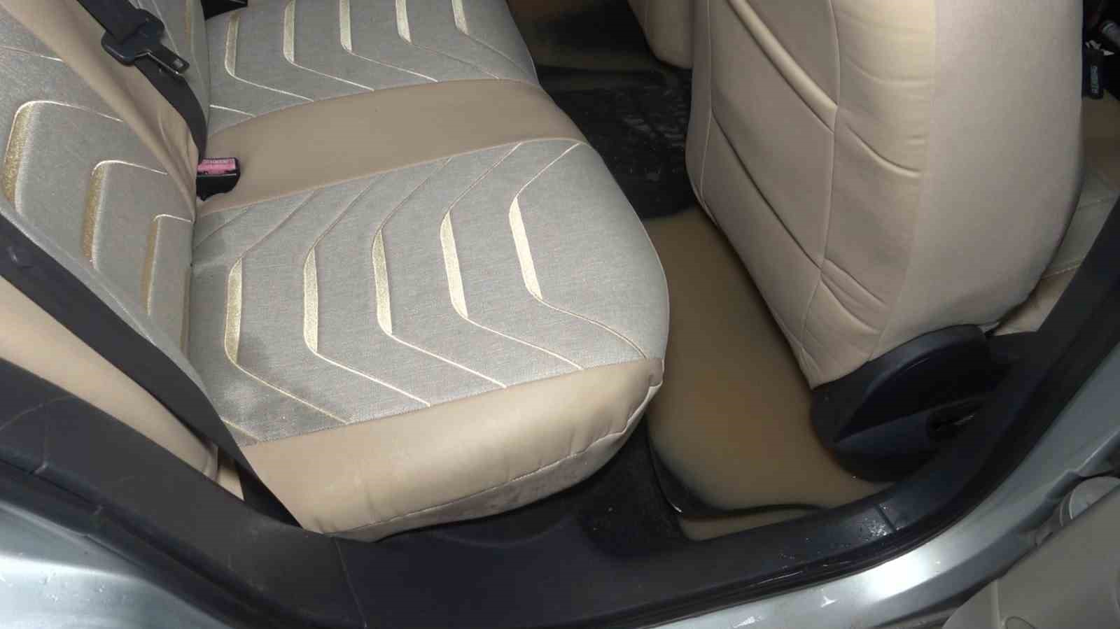 Taşan dere nedeniyle sitenin bahçesi ve araçlar su içinde kaldı
