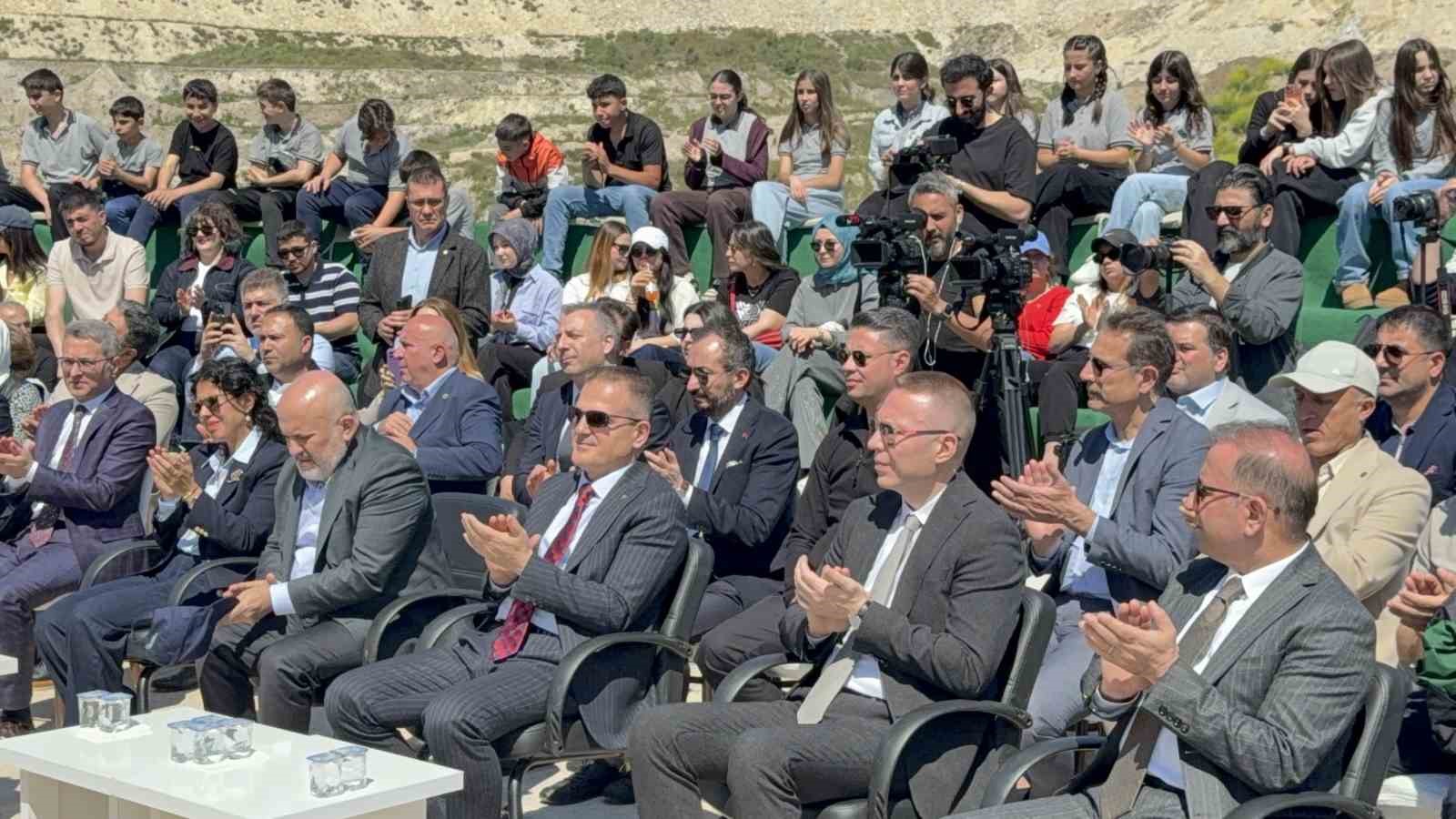 Taşınan her zeytin ağacına karşılık fidan: Milas’ta 4 bin zeytin toprakla buluştu
