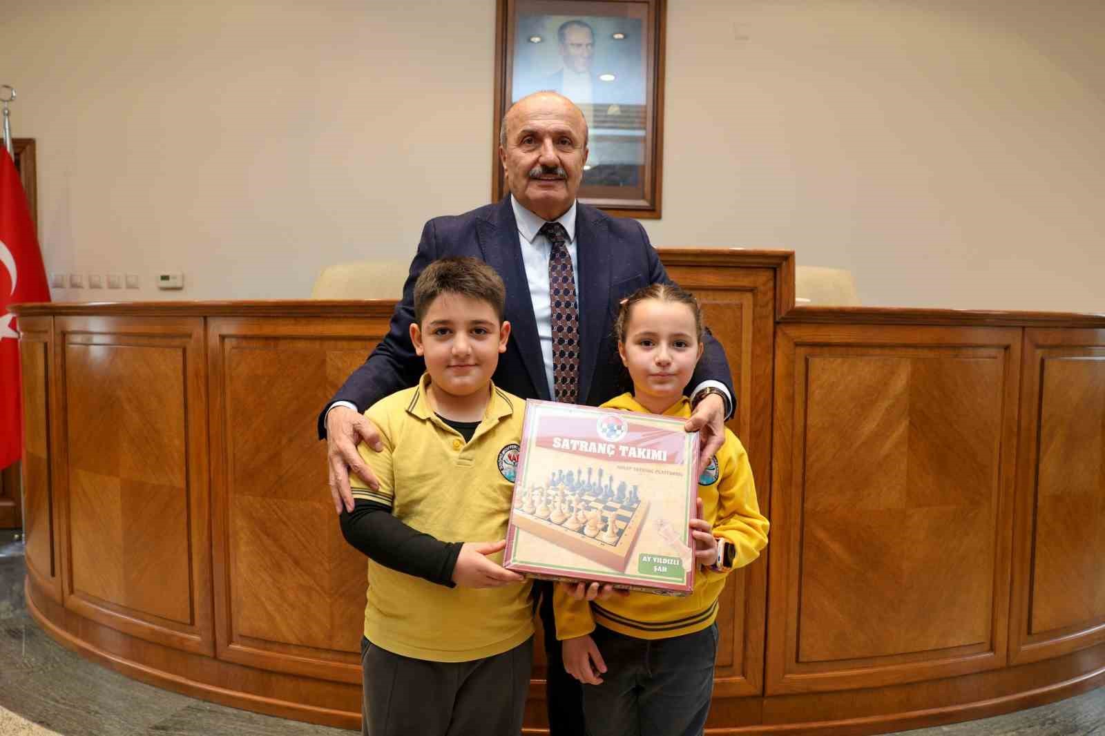 Taşköprü’de çocuklar, hayallerindeki şehri Belediye Başkanı Arslan’a anlattı
