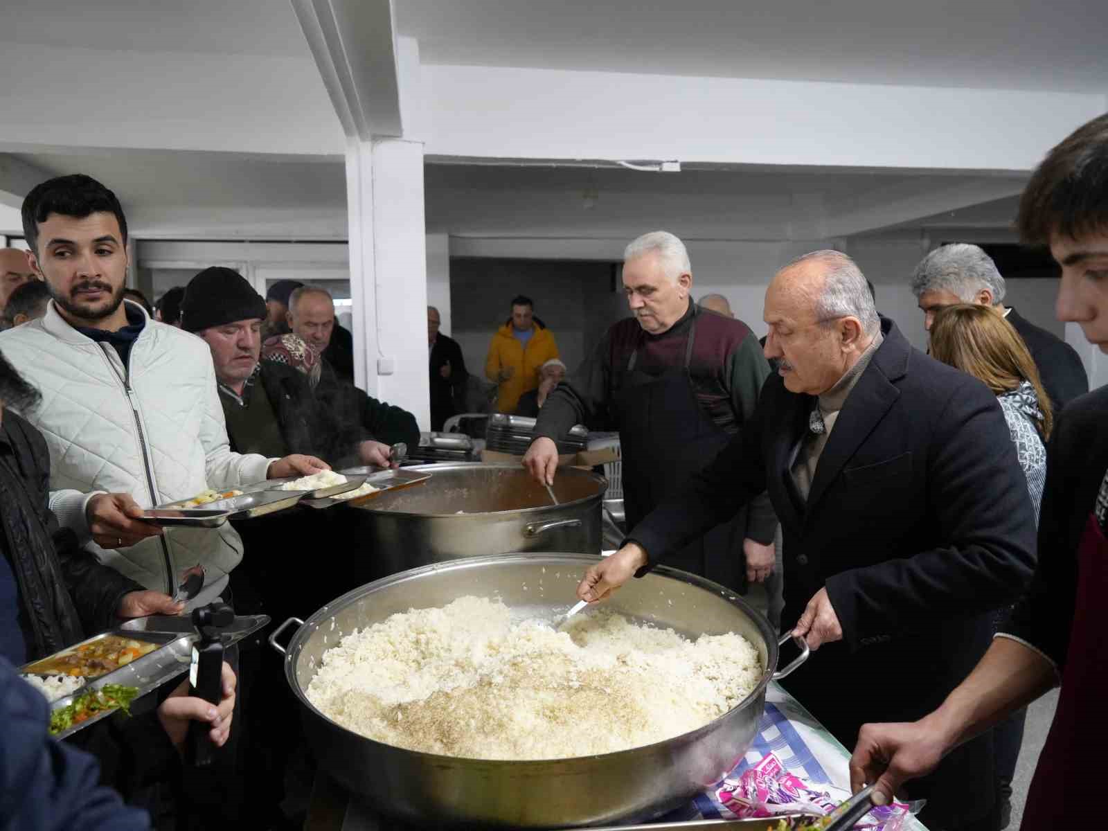Taşköprü’de yüzlerce kişi iftar sofrasında buluştu
