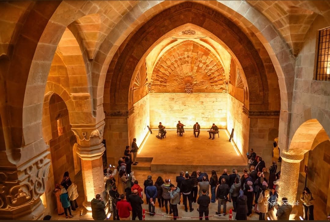 "Taştaki gizem, ruhtaki huzur’ 8 asırlık camide anlamlı etkinliğe ev sahipliği yaptı
