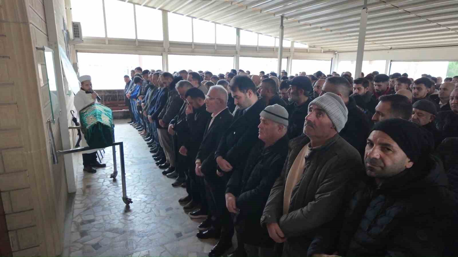 Tatil faciayla bitti: 3 yaşındaki çocuk toprağa verildi
