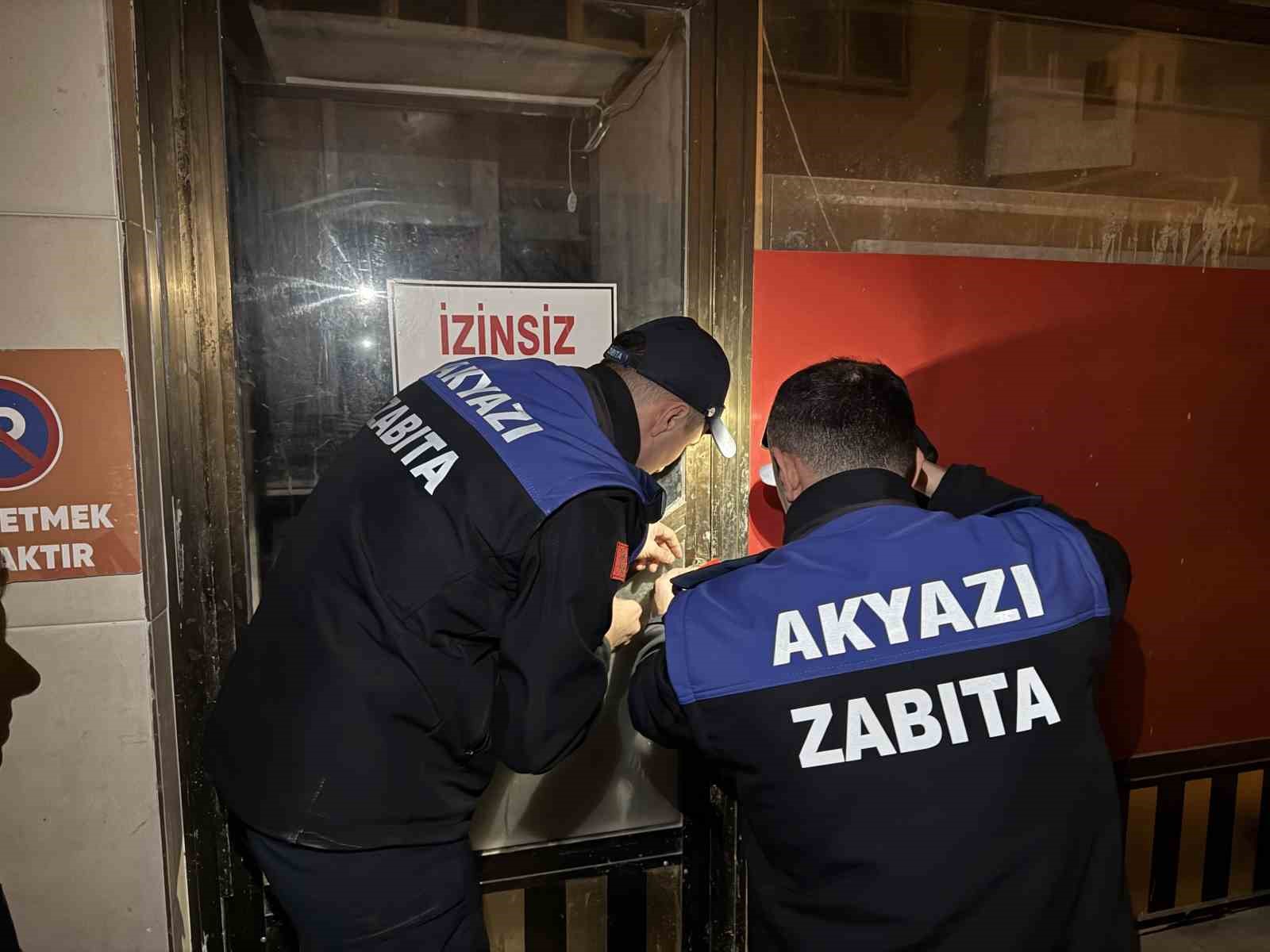 Tatlı hamurunu ayağıyla çiğnedi
