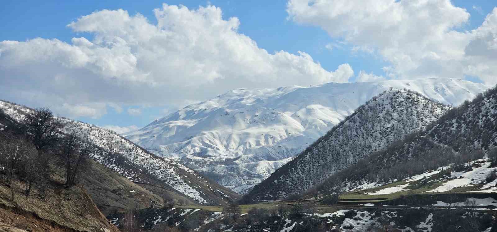 Tatvan ile Hizan arasındaki eşsiz manzaralar hayran bırakıyor
