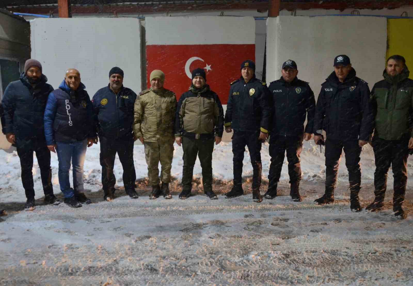 Tatvan Kaymakamı Demirer’den yeni yıl ziyaretleri
