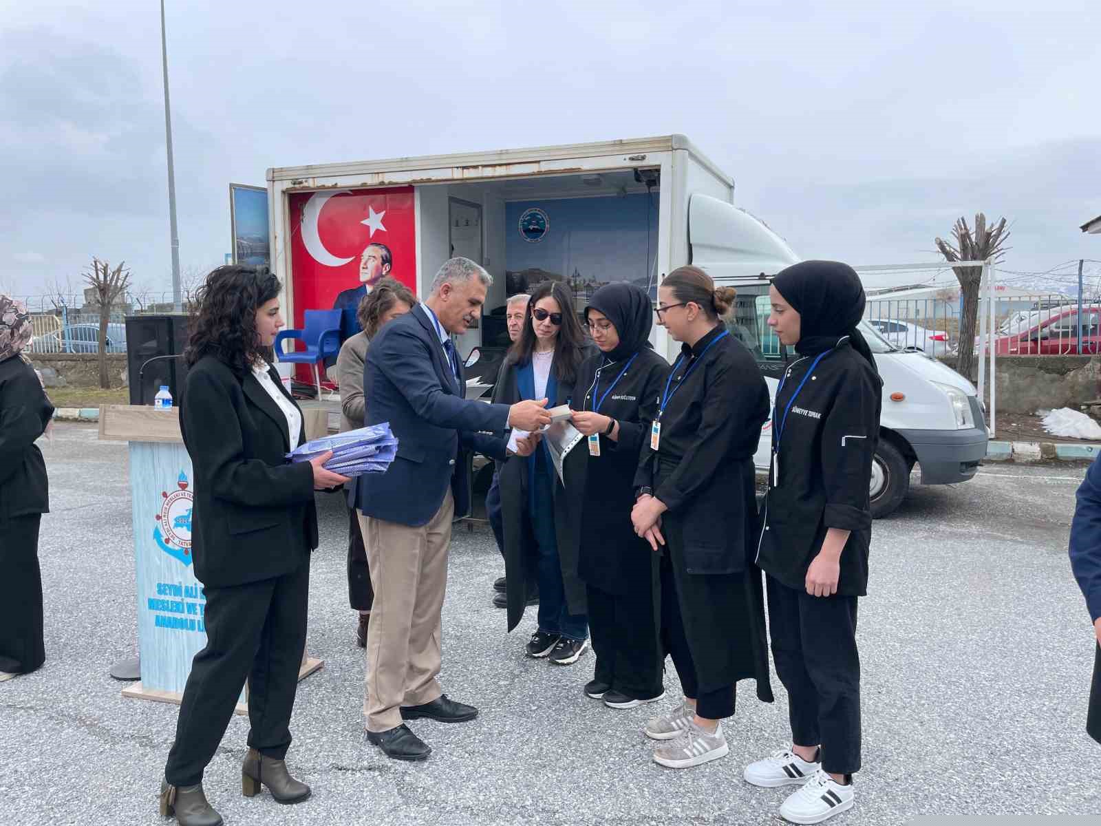 Tatvan’da "2. Uluslararası Gastronomi Yarışması" düzenlendi
Tatvan’da "2. Uluslararası Gastronomi Yarışması" düzenlendi