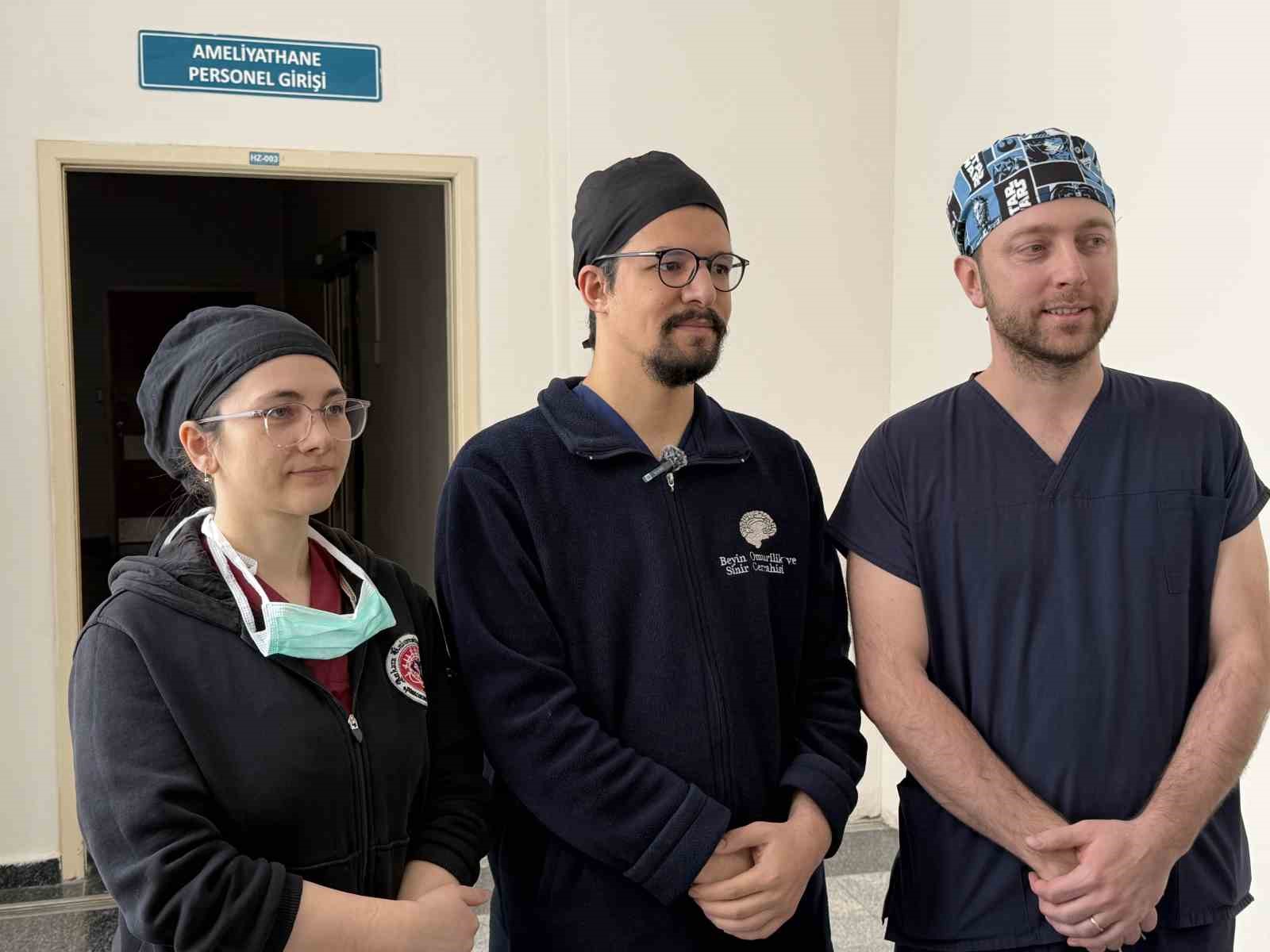 Tatvan’da omurga ve skolyoz ameliyatları başarıyla yapıldı
Tatvan’da omurga ve skolyoz ameliyatları başarıyla yapıldı