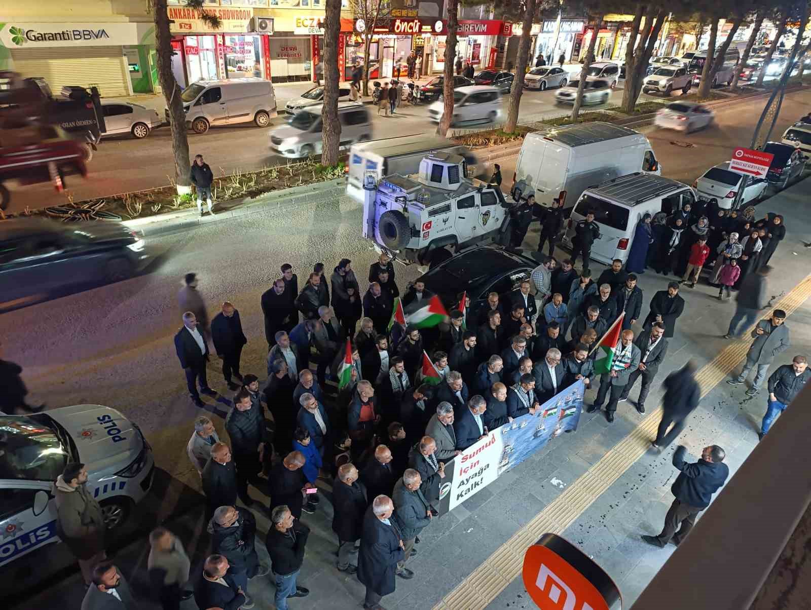 Tatvan’da Sumud Filosu’na destek eylemi
