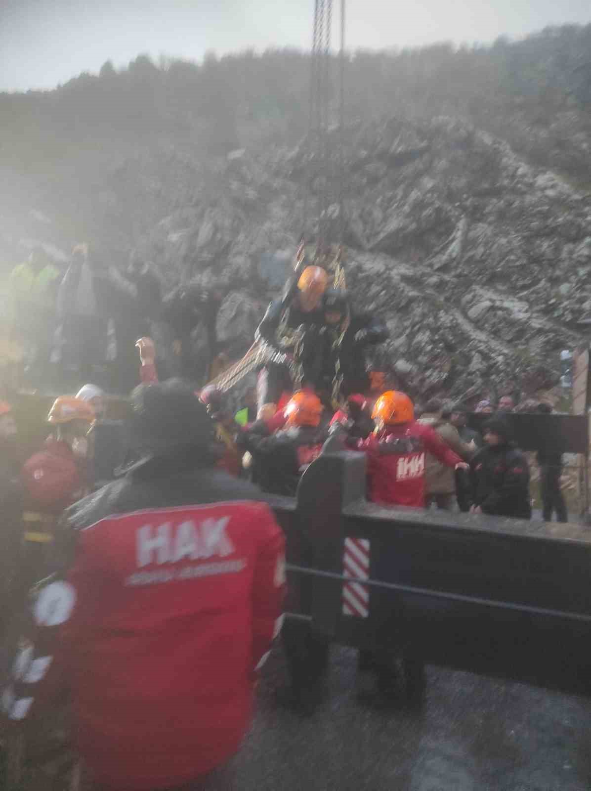 Tatvan’daki mikser kazasında sürücü hayatını kaybetti
