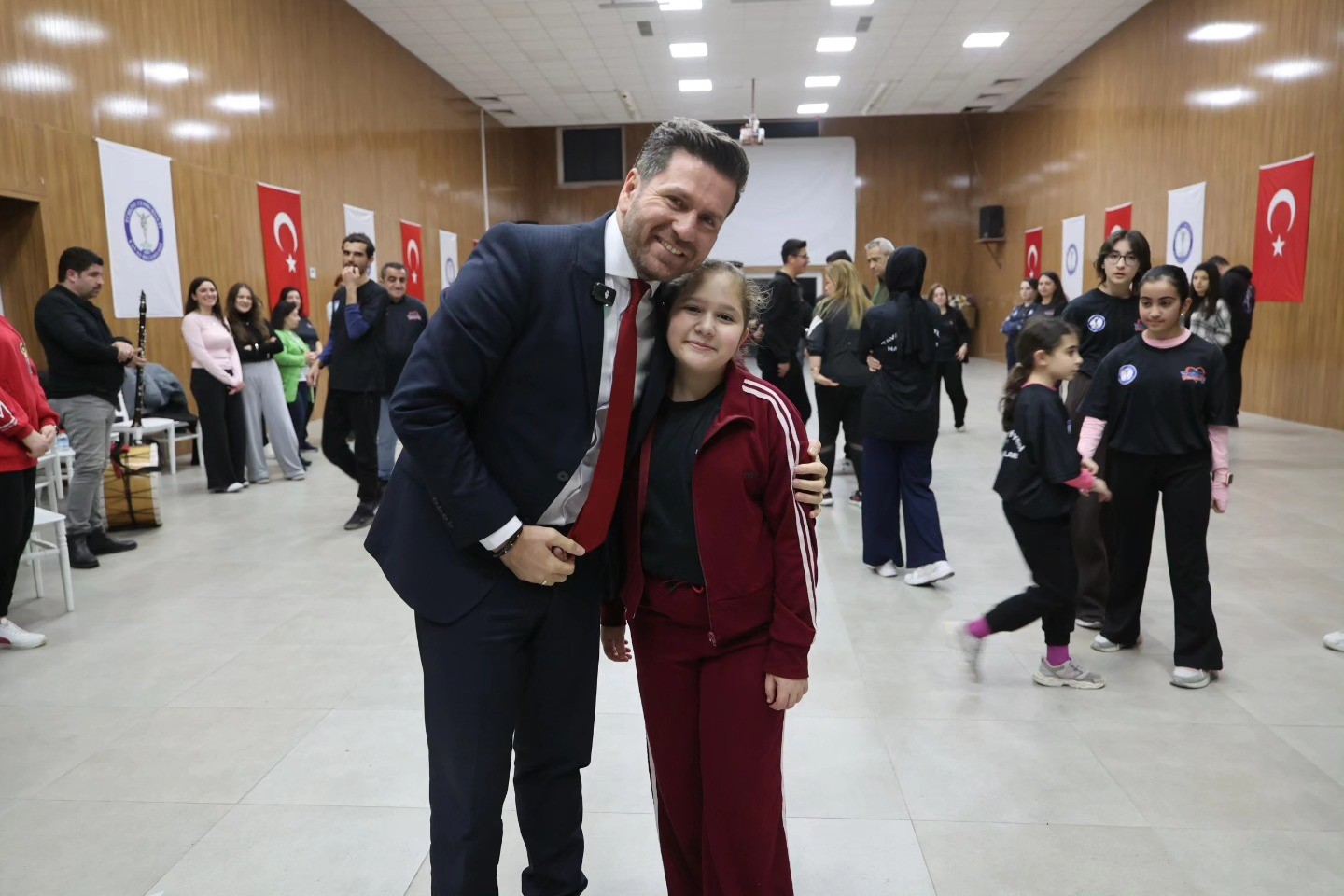 Tavas Belediyesi Halk Oyunları Kursu coşkuyla sürüyor
