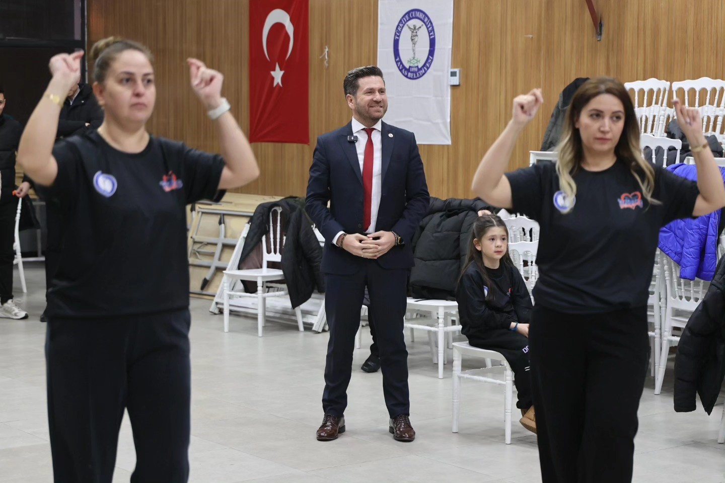 Tavas Belediyesi Halk Oyunları Kursu coşkuyla sürüyor

