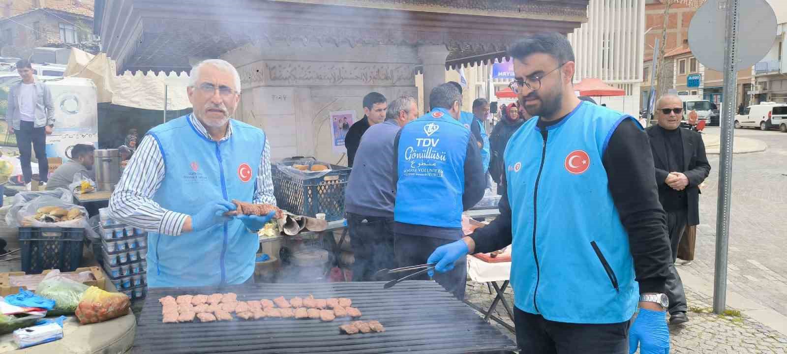 Tavas Müftülüğü evlenecek gençler için hayır çarşısı kurdu
