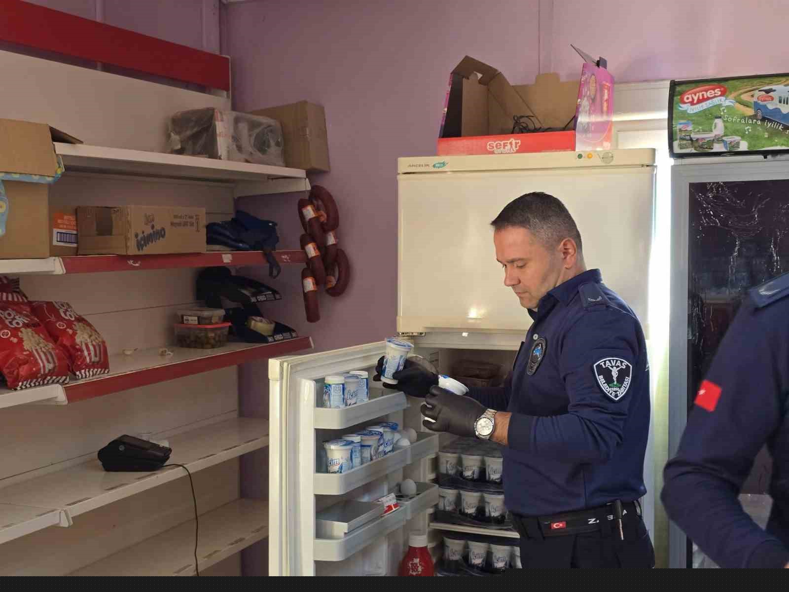 Tavas zabıtasından okul kantinlerine sıkı denetim
