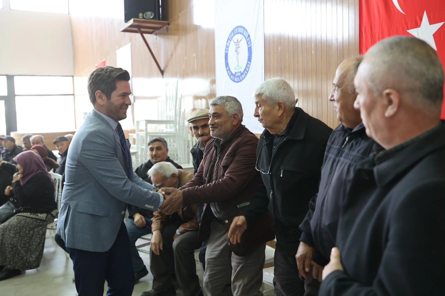 Tavaslı üreticilere 5 bin 991 zeytin fidanı dağıtıldı
