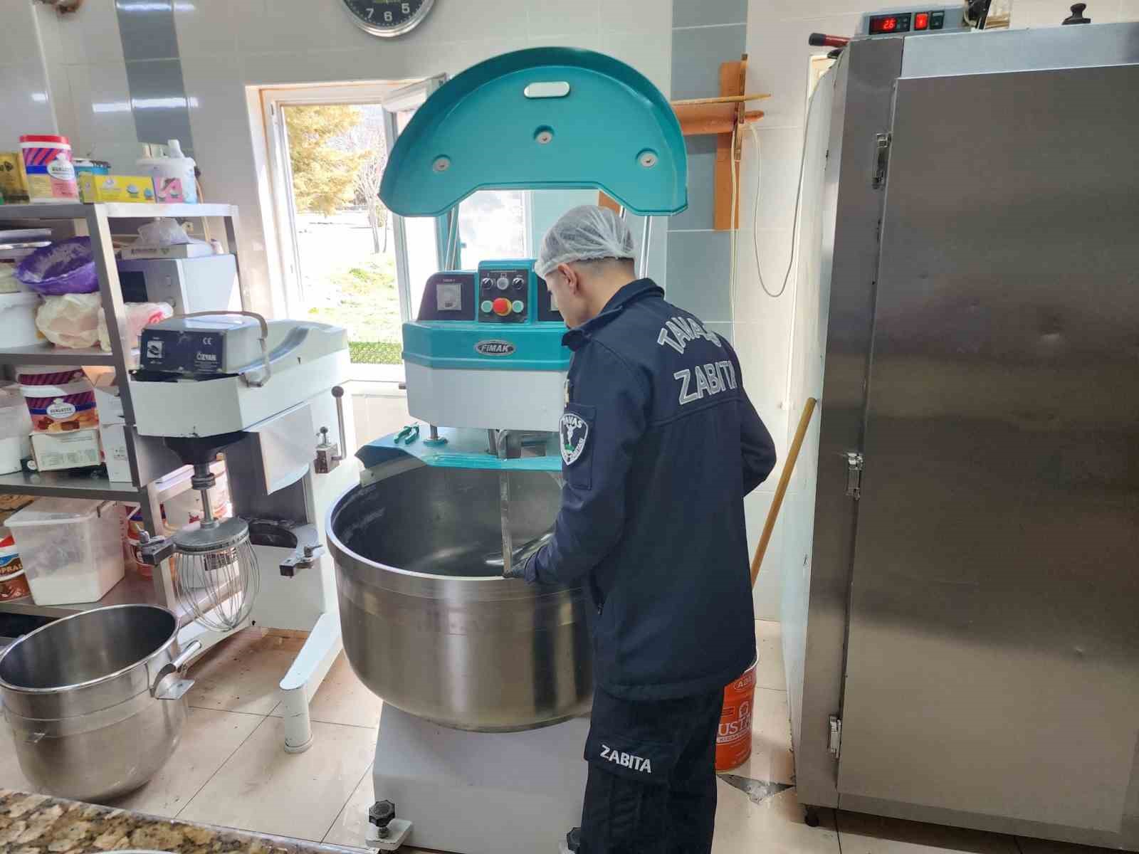 Tavas’ta bayram öncesi gıda denetimleri sıklaştırıldı
