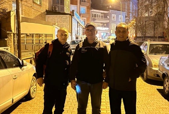 Tavşanlı AFAD gönüllüleri depremzede aileleri yalnız bırakmadı
Tavşanlı AFAD gönüllüleri depremzede aileleri yalnız bırakmadı