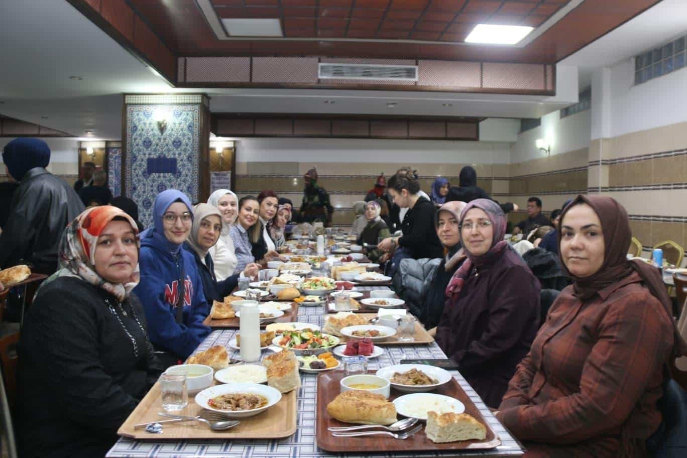 Tavşanlı Devlet Ana Kız Anadolu İmam Hatip Lisesi’nde iftar programı
