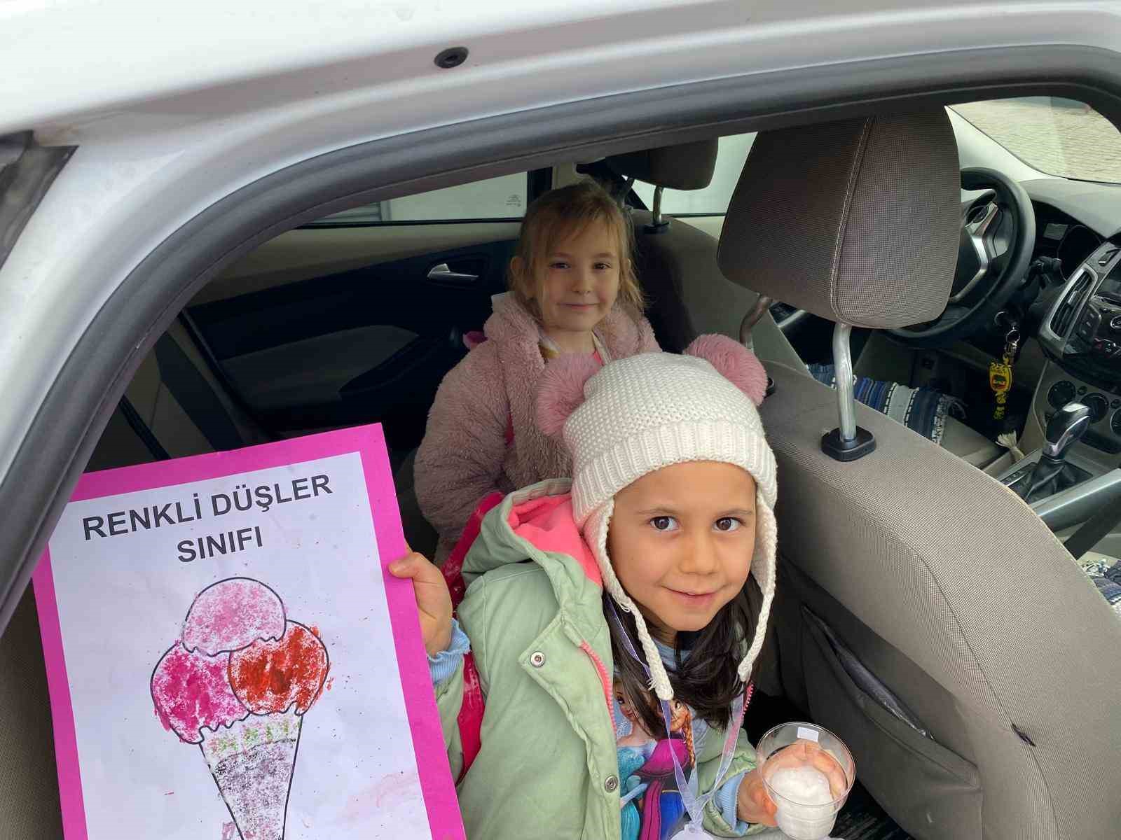 Tavşanlı Hande Gül Anaokulu öğrencileri "Güvenli Yolculuk" için arka koltuğa geçti
