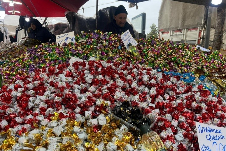 Tavşanlı pazarında bayram hareketliliği
