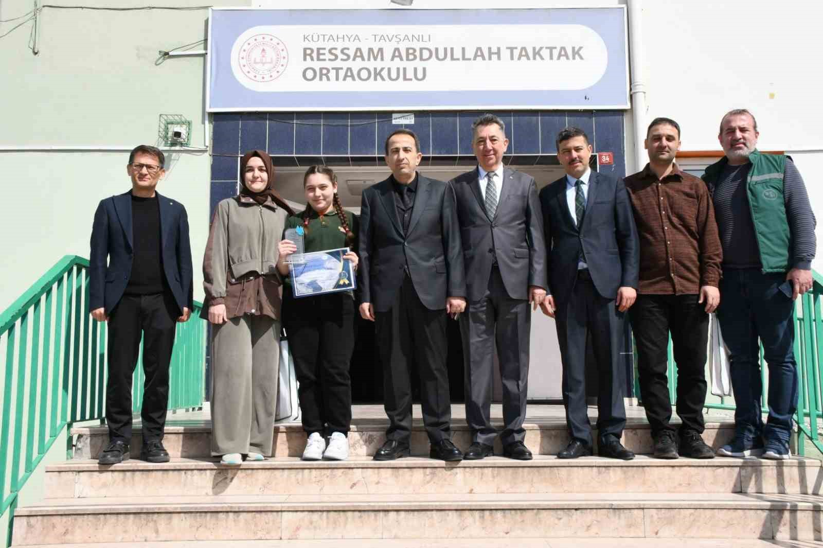 Tavşanlı Ressam Abdullah Taktak öğrencisi bölge birincisi oldu
