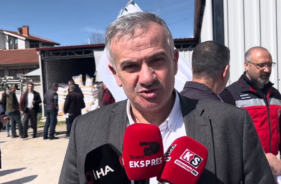 Tavşanlı’da 114 çiftçiye yüzde 75 hibeli Aspir tohum desteği
