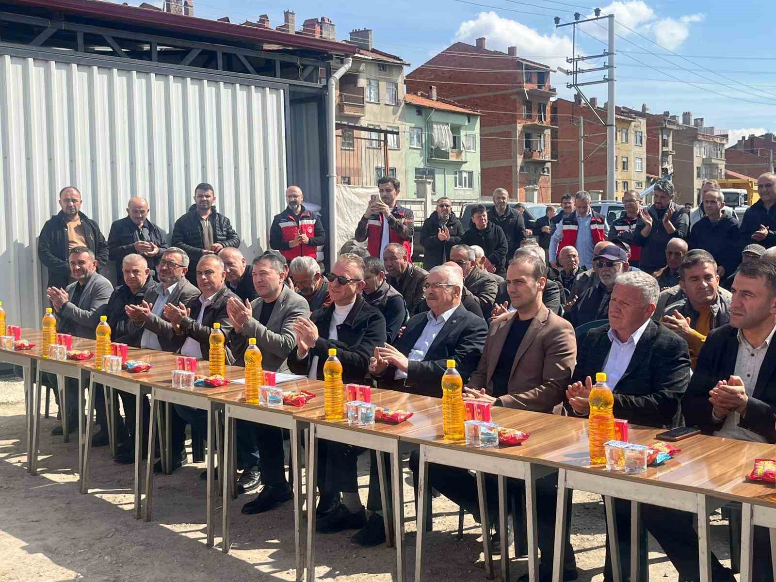 Tavşanlı’da 114 çiftçiye yüzde 75 hibeli Aspir tohum desteği
