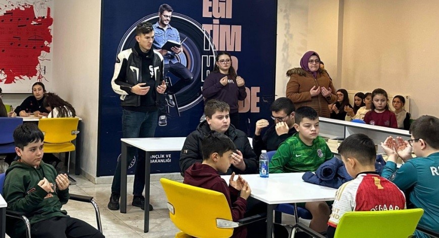 Tavşanlı’da 6 Şubat depremlerinde hayatını kaybedenler dualarla anıldı
