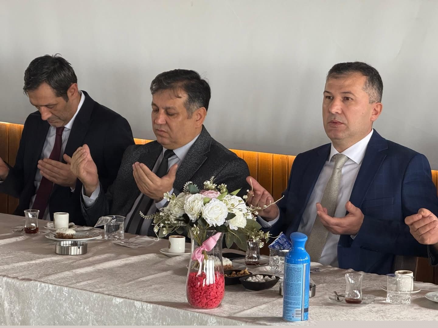 Tavşanlı’da bayramlaşmanın ardından güvenlik güçlerine ziyaret
