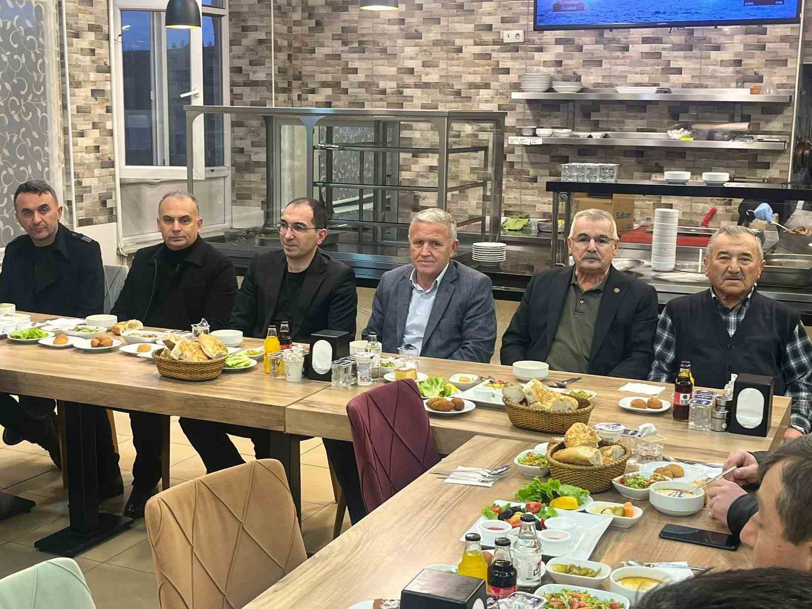 Tavşanlı’da ’Dereboyu’ muhtarlarıyla iftar sofrasında tarım mesaisi
