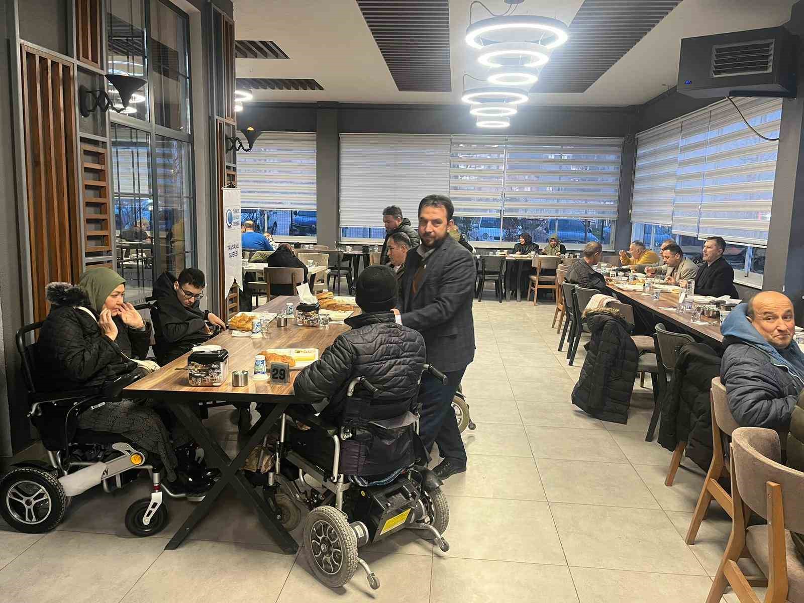Tavşanlı’da engel tanımayan iftar
