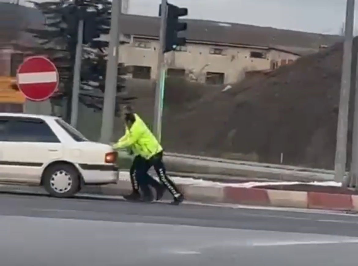 Tavşanlı’da polisten örnek davranış
