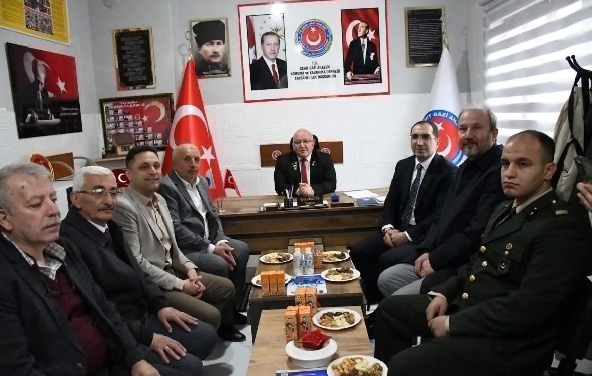 Tavşanlı’da şehit aileleri ve gaziler için anlamlı açılış
Tavşanlı’da şehit aileleri ve gaziler için anlamlı açılış