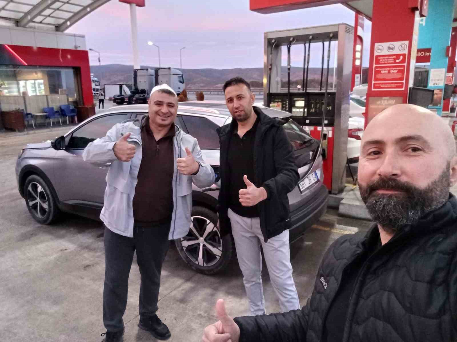 Tavşanlı’dan 3 motosiklet tutkunu esnaf karayolu ile Umre’ye gidiyor
