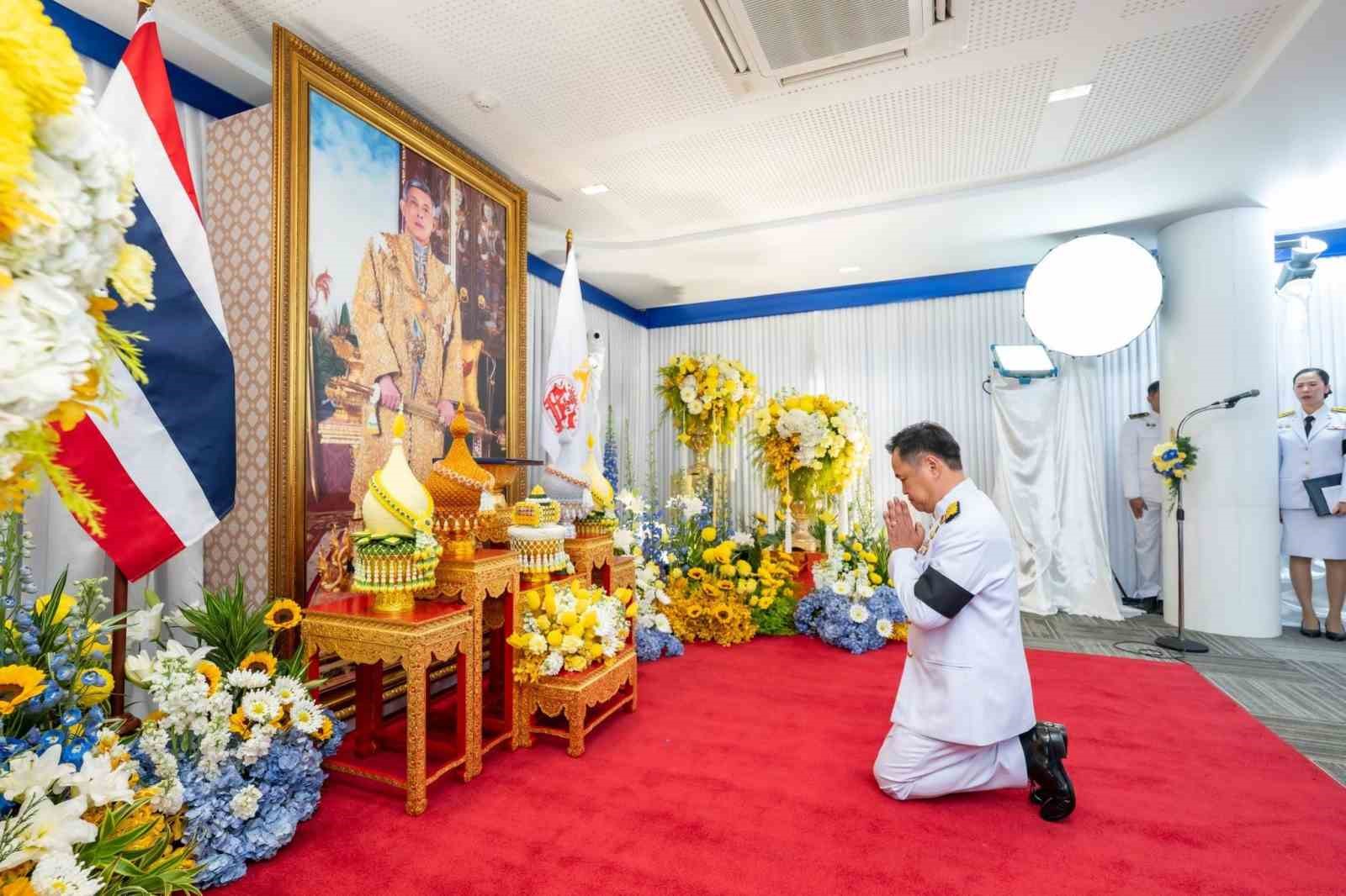 Tayland Kralı, yeni hükümet kabinesini onayladı
