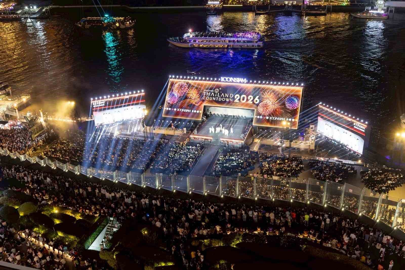 Tayland yeni yılı havai fişek gösterileriyle karşıladı
Tayland yeni yılı havai fişek gösterileriyle karşıladı