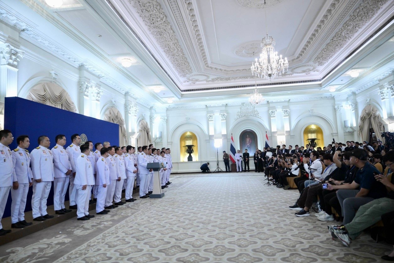 Tayland’da Charnvirakul hükümeti resmen göreve başladı
