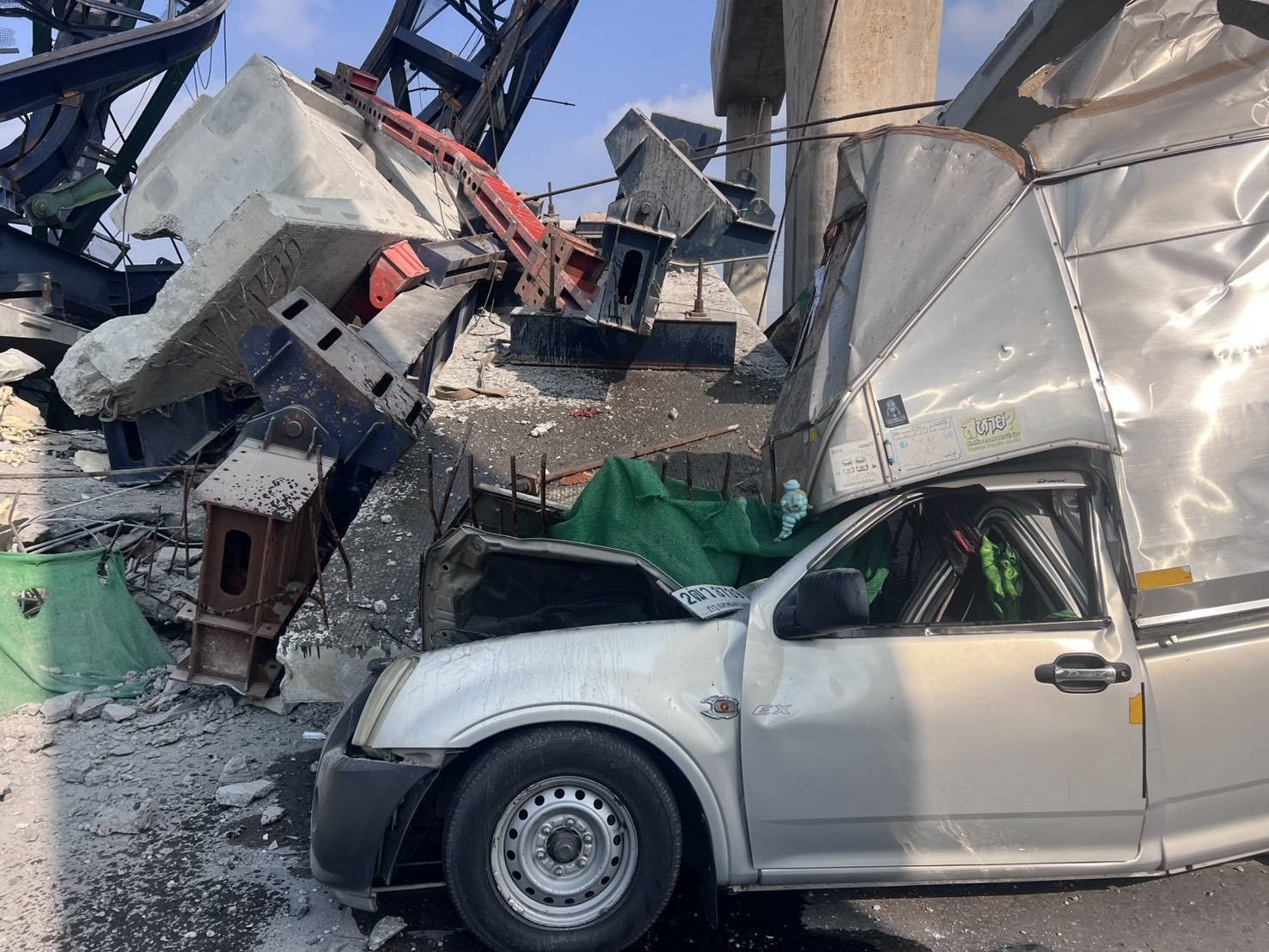 Tayland’da son 24 saat içinde ikinci vinç kazası: 2 ölü, 5 yaralı
