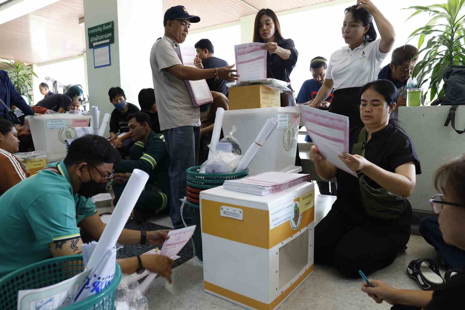 Tayland’da yaklaşık 53 milyon seçmen kritik seçim için sandık başına gidecek
