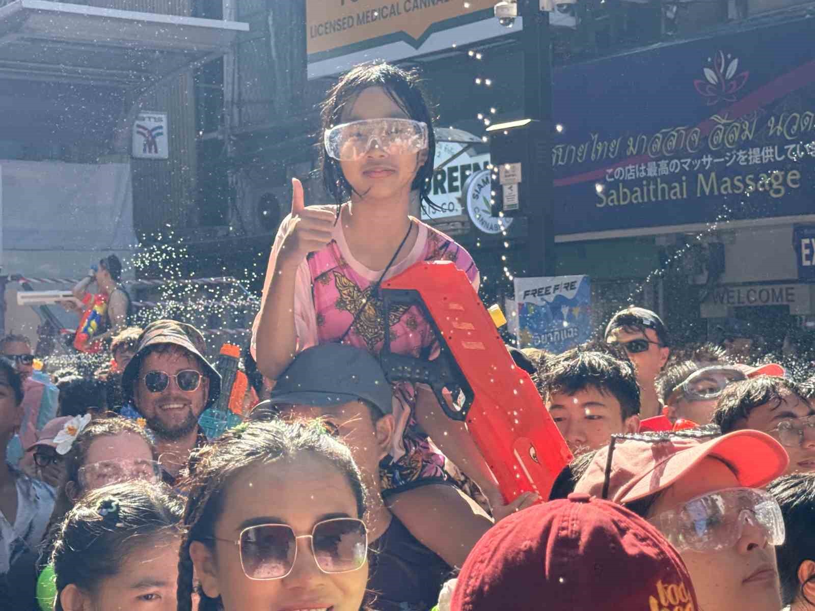 Tayland’ın en büyük bayramı Songkran Su Festivali başladı
Tayland’ın en büyük bayramı Songkran Su Festivali başladı