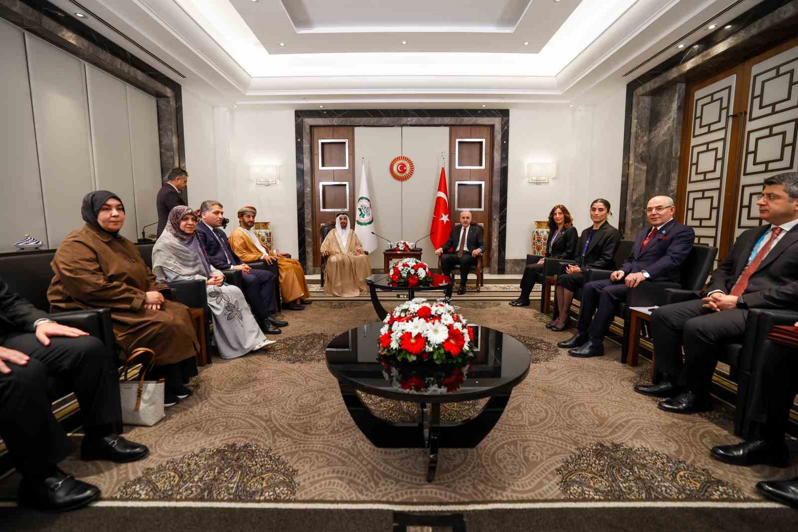 TBMM Başkanı Kurtulmuş, Arap Parlamentosu Başkanı Alyammahi ile görüştü
TBMM Başkanı Kurtulmuş, Arap Parlamentosu Başkanı Alyammahi ile görüştü