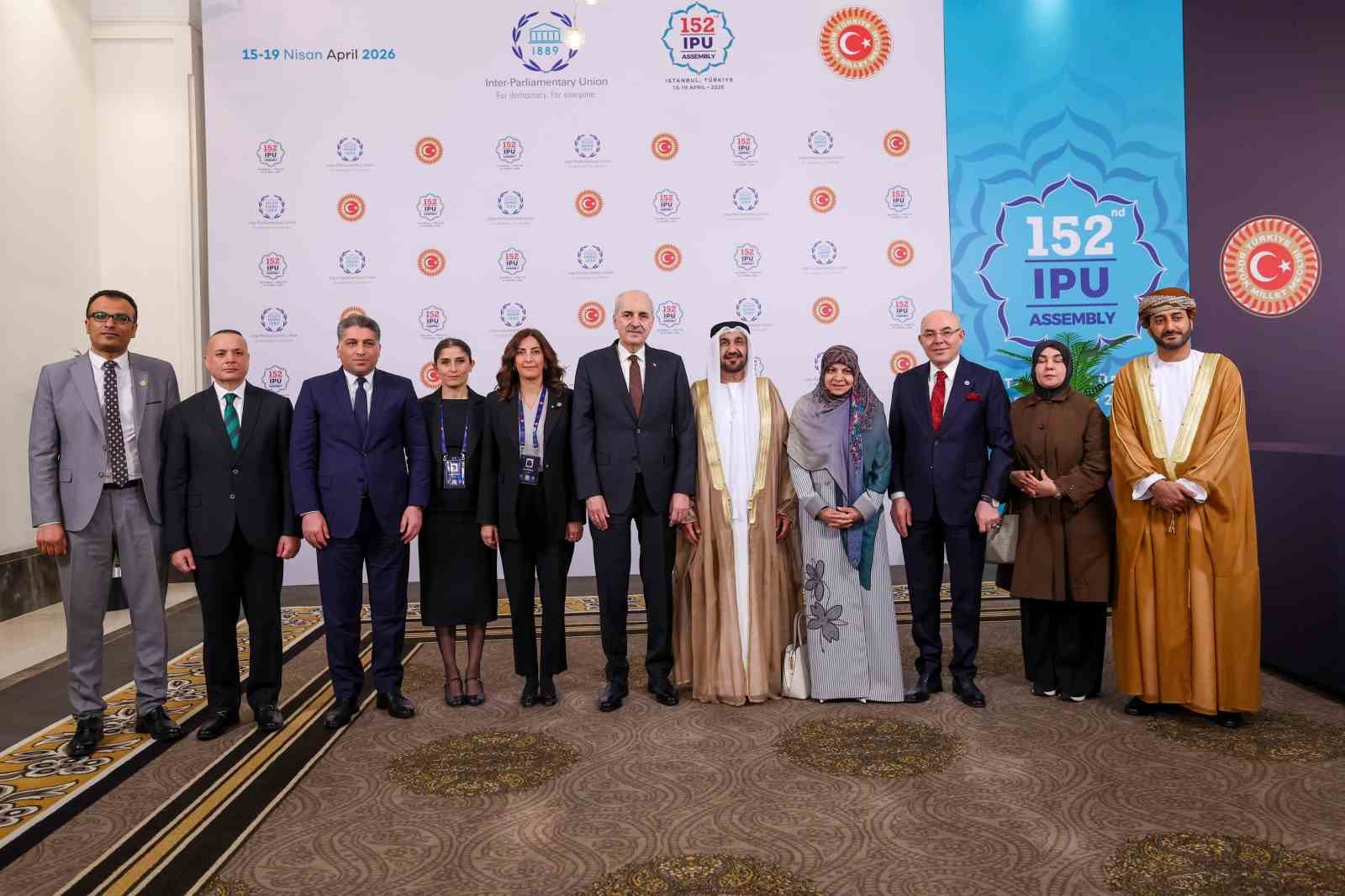 TBMM Başkanı Kurtulmuş, Arap Parlamentosu Başkanı Alyammahi ile görüştü
TBMM Başkanı Kurtulmuş, Arap Parlamentosu Başkanı Alyammahi ile görüştü